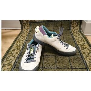 Preloved Women's  Black Diamond Prime Sneakers - Size 9.5   Birch/ Mulberry